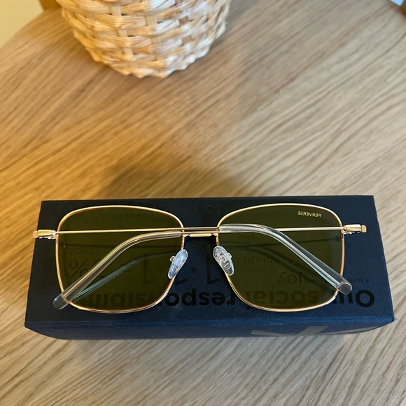 Sunglasses - Picture 3 of 4